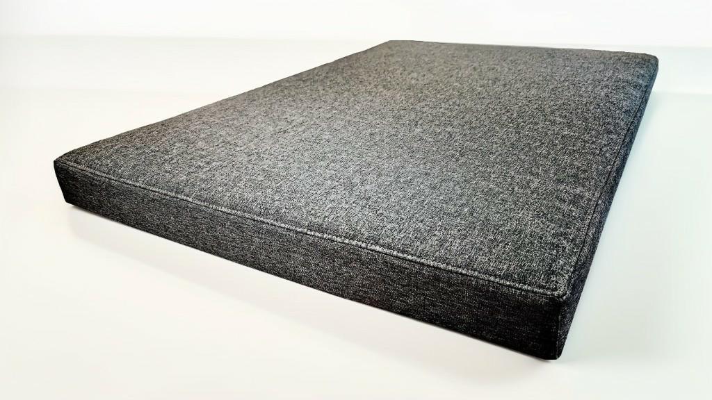 Materac dla psa Afik (5/35) – wygodny, 5 cm materac. Widok z boku.