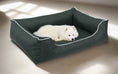 Charger l'image dans la visionneuse de la galerie, Legowisko ortopedyczne Flora (21/38) - widok z boku. Kanapa dla psa, wysoka jakość, Kodura.