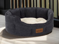 Charger l'image dans la visionneuse de la galerie, Legowisko dla psa Round (2/6): Widok z boku. Miękkie, okrągłe, szare legowisko.
