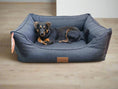 Charger l'image dans la visionneuse de la galerie, Legowisko Fafik - Kanapa dla dużego psa (zdjęcie 2/8: widok z boku)