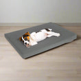 Charger l'image dans la visionneuse de la galerie, Legowisko Mela wodoodporne, widok z boku (3/8). Materac dla dużego psa.