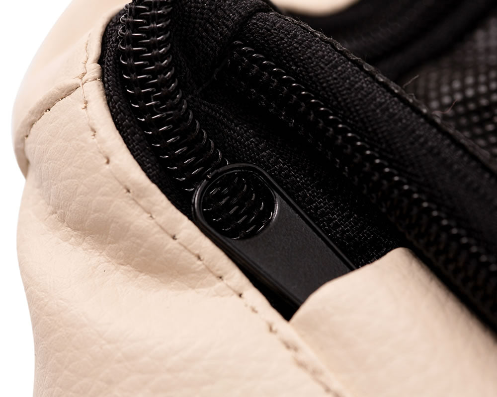 Legowisko ortopedyczne Teoś z ekoskóry (32/33) - widok z boku. Kanapa dla dużego psa.